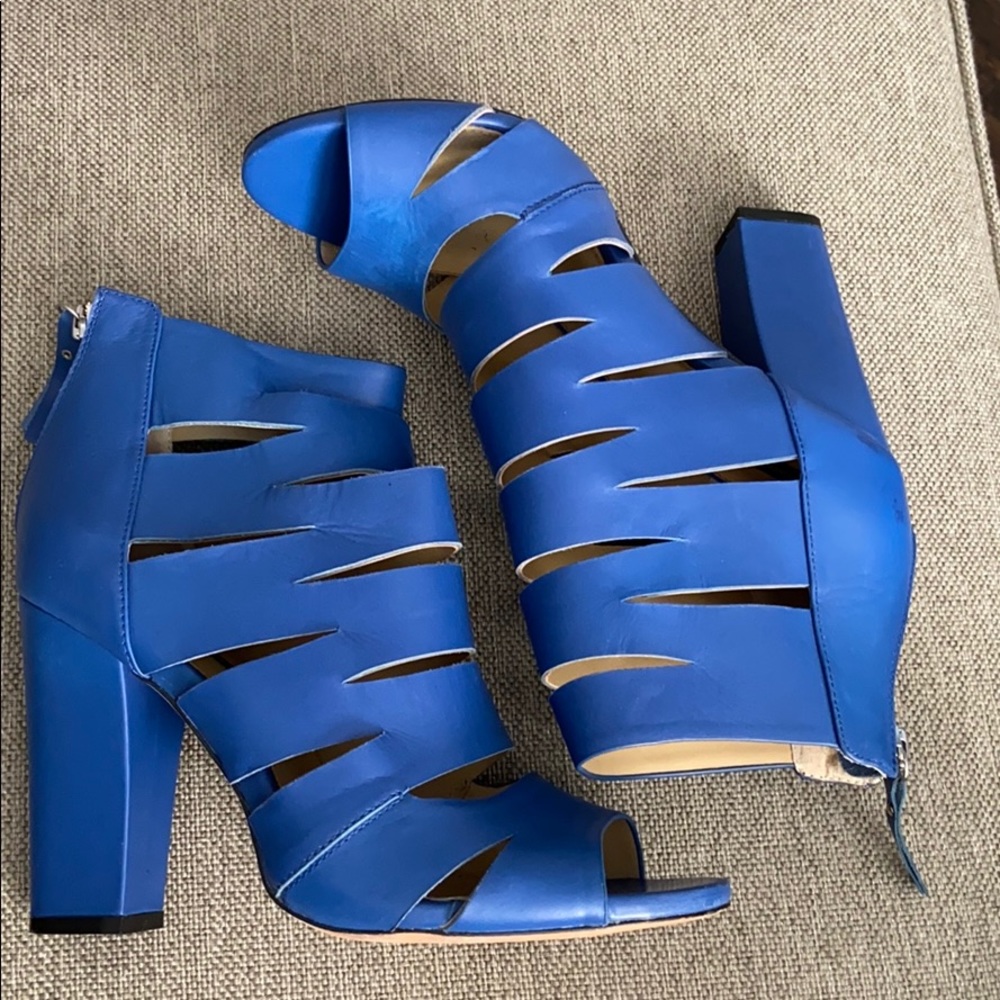Marchez Vous Blue heels